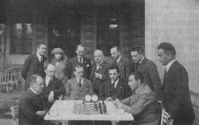 Akiba Rubinstein VS Alexander Alekhine